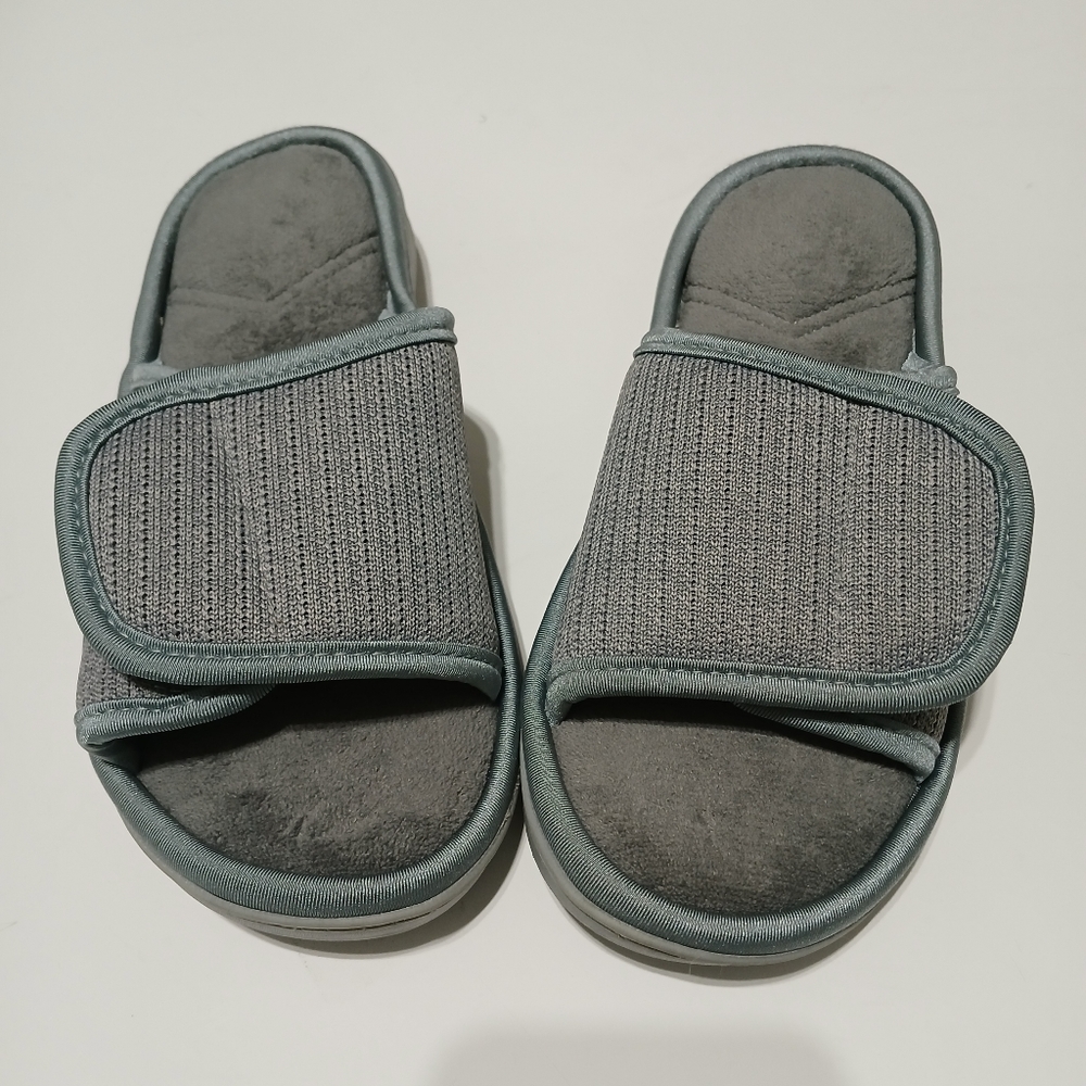Isotoner Adjustable Slide Slipers, Women's  Size  7.5-8 - Picture 2 of 9